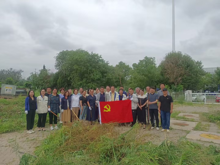 1694149553260705.jpg 除草1.jpg